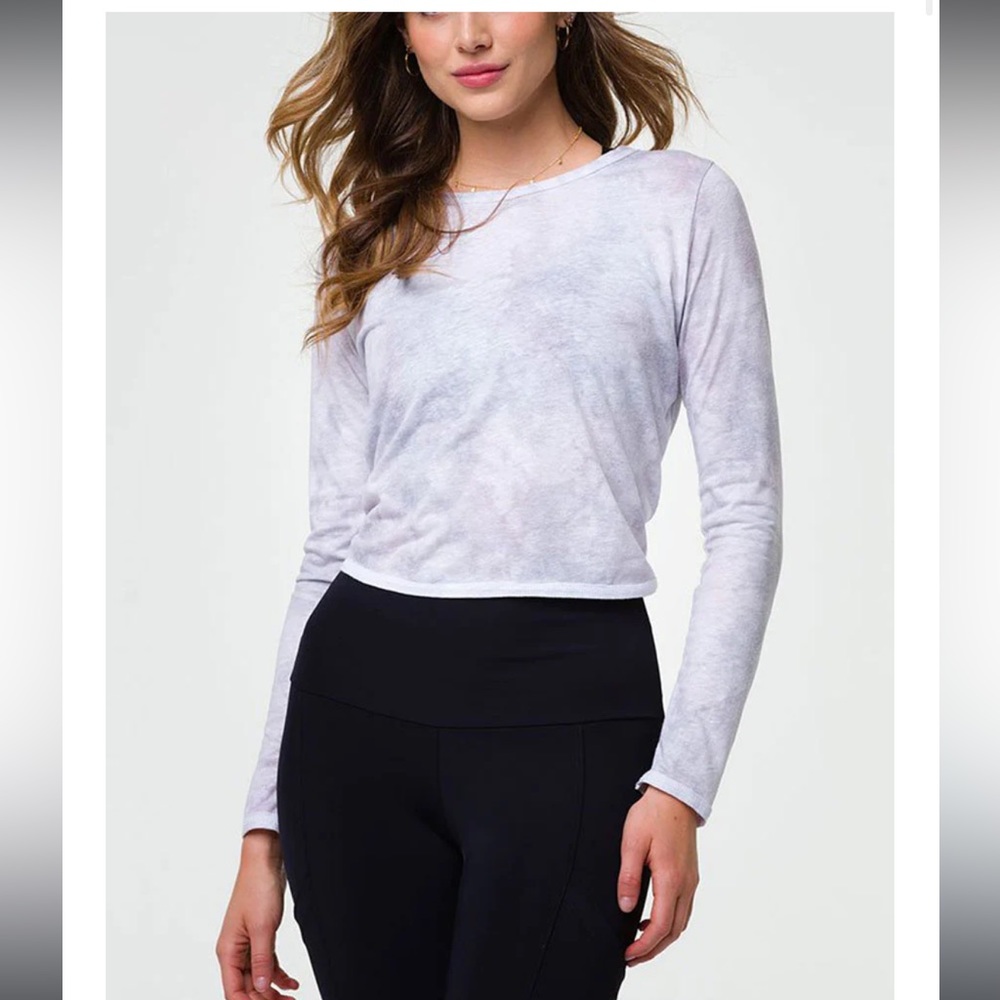 Onzie open back tie shirt in Cloud